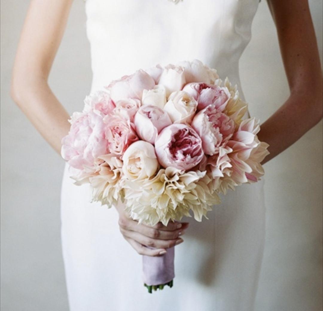 Come tenere il bouquet il giorno del matrimonio?